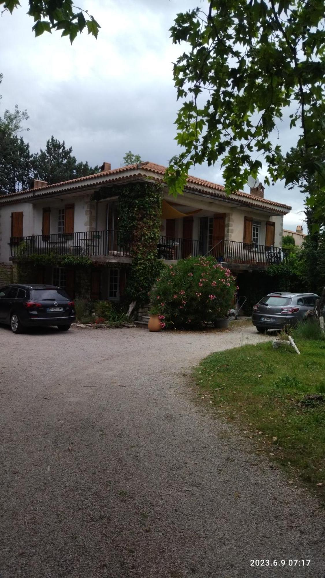 La Maison Du Bonheur Velleron Exterior photo